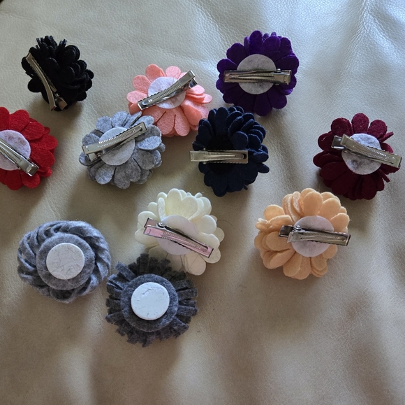 Lot of Floral Hair Clips Fabric Colors 9 Accessories plus 2 Red Purple Blue Gray - Picture 7 of 14